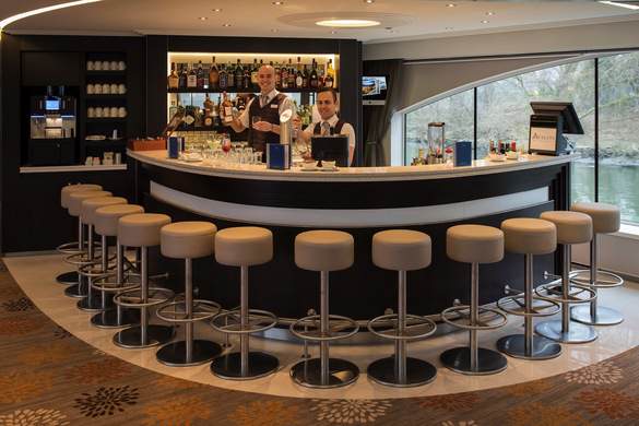 Avalon Waterways, Avalon Tapestry II, Bar.jpg